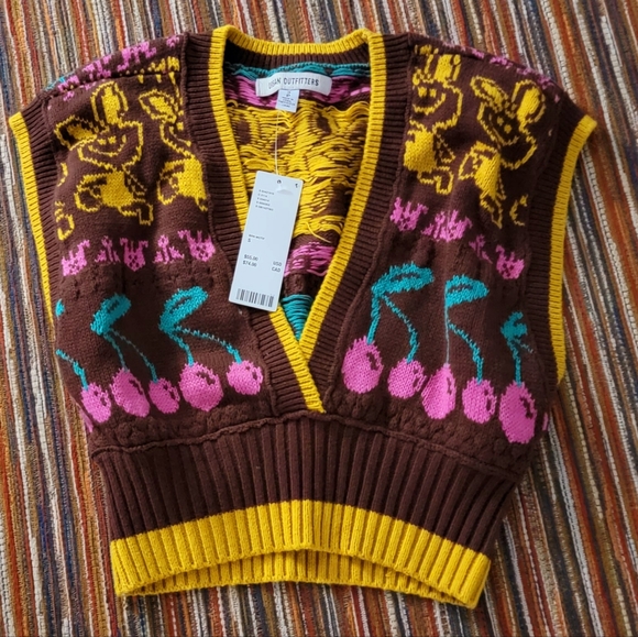 Urban Outfitters sweater vest - Picture 2 of 5